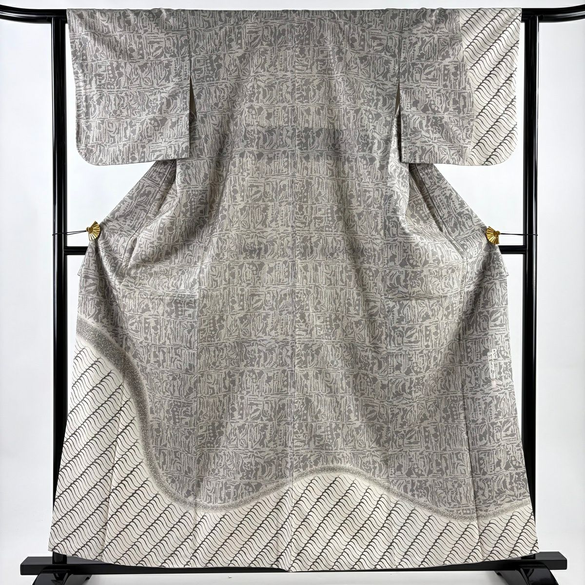 付下げ 身丈159.5cm 裄丈64.5cm M 袷 大島紬地 証紙あり 霞 草花 刺繍