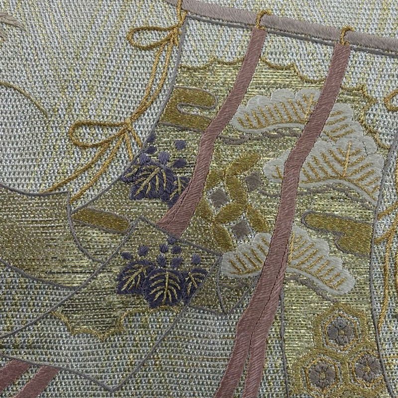 美品】 袋帯 秀品 几帳 松 刺繍 金銀糸 金色 お太鼓柄 正絹｜中古