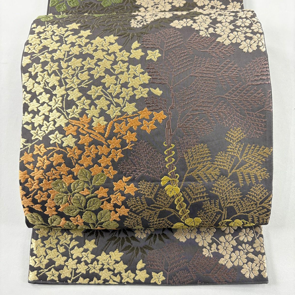 美品】 袋帯 名品 向かい鳥 草花 金彩 銀通し 灰茶 全通 正絹｜中古