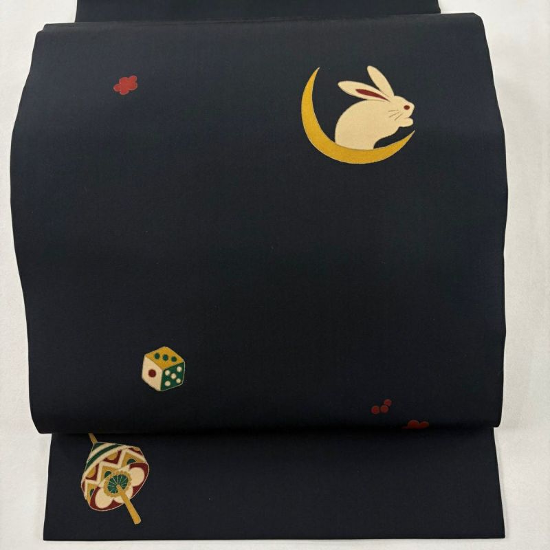 美品】 開き名古屋帯 秀品 松葉仕立て うさぎ 玩具 金彩 黒 正絹｜中古