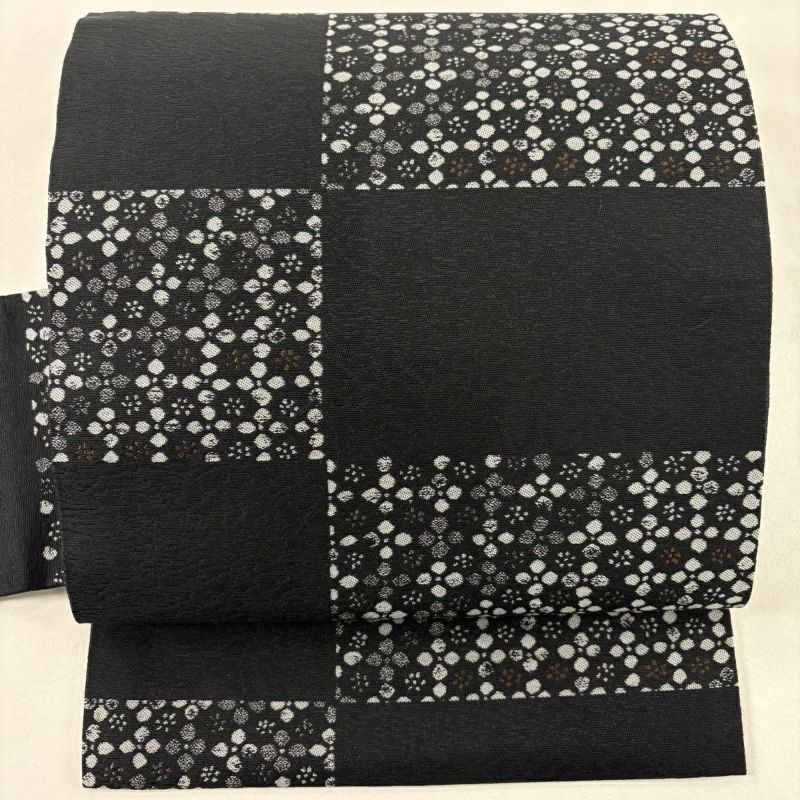美品】 名古屋帯 秀品 小花 変わり市松 柿渋染 黒 正絹｜中古・古着
