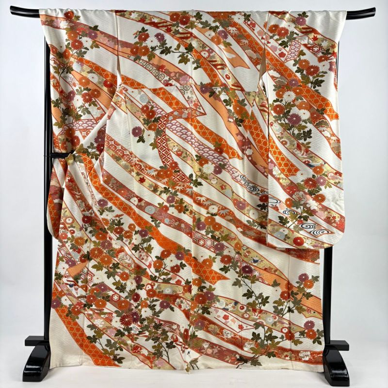 美品】 振袖 身丈171cm 裄丈70cm L 袷 菊 熨斗 金糸 金彩 クリーム