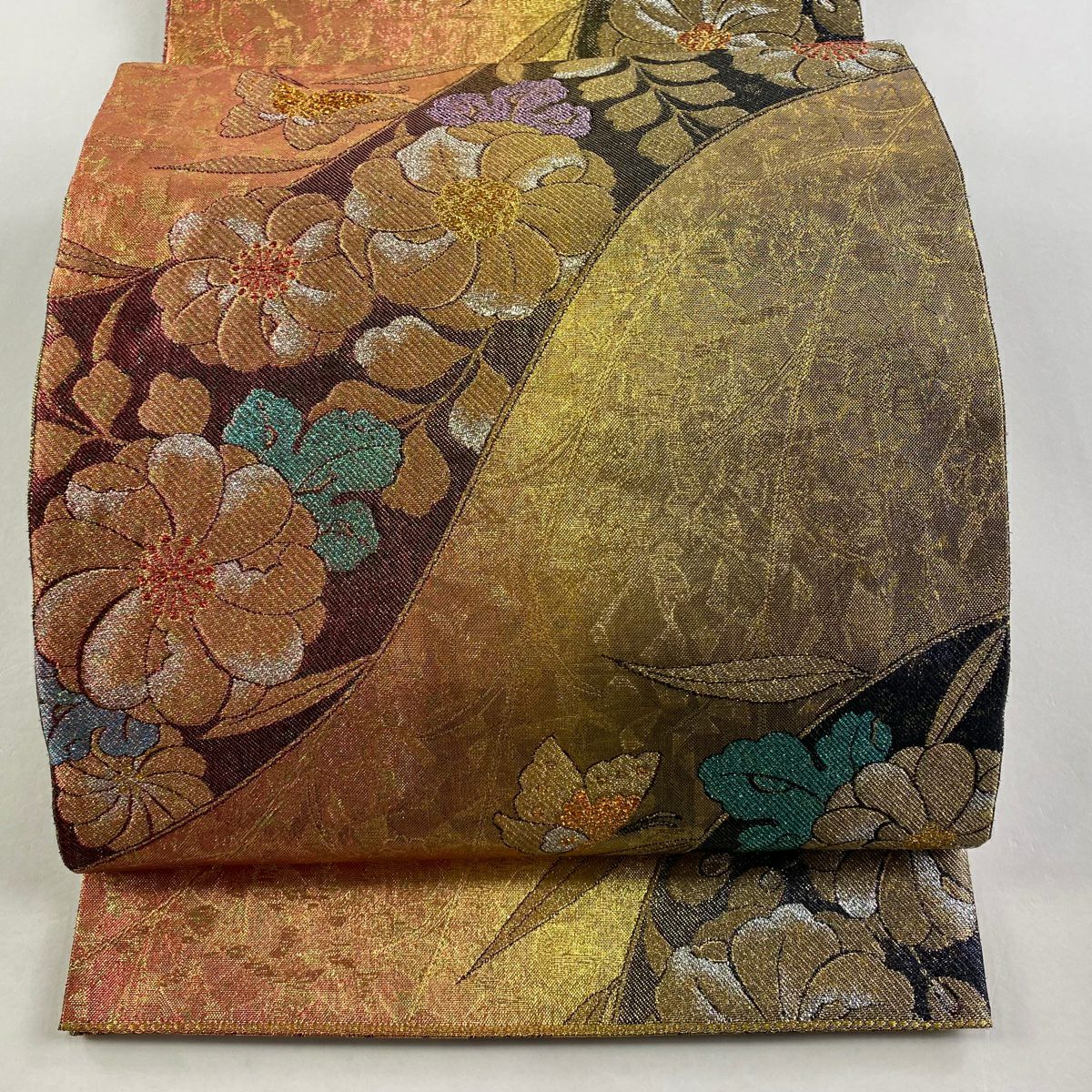 袋帯 秀品 蝶 菊 箔 金銀糸 金色 六通 正絹 ｜中古・古着・リサイクル