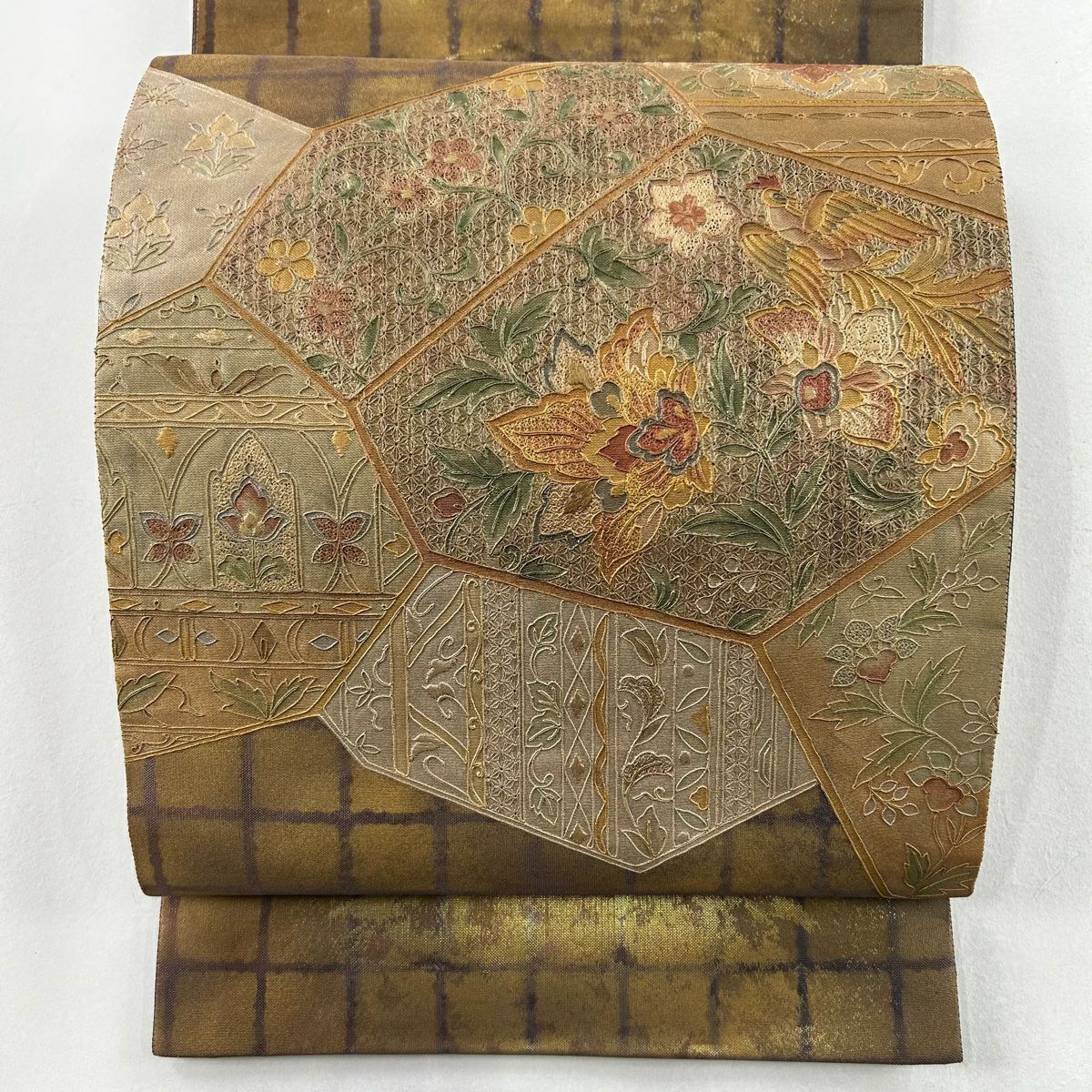 名古屋帯 秀品 紬地 向かい鳥 草花 刺繍 茶色 正絹｜中古・古着