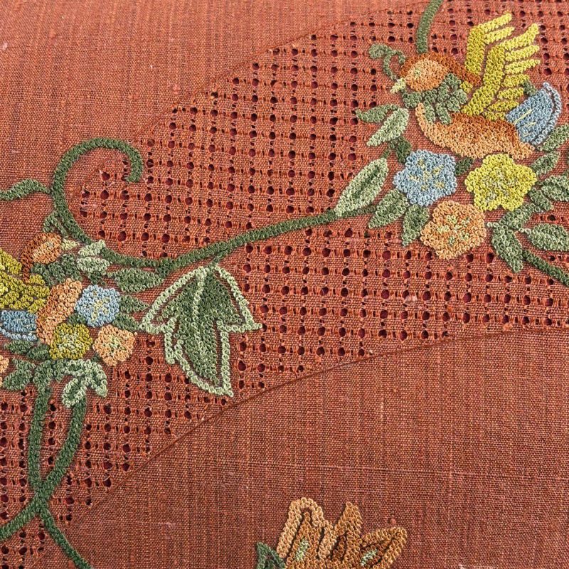 美品】 名古屋帯 秀品 紬地 花唐草 鳥 相良刺繍 汕頭刺繍 赤茶 正絹