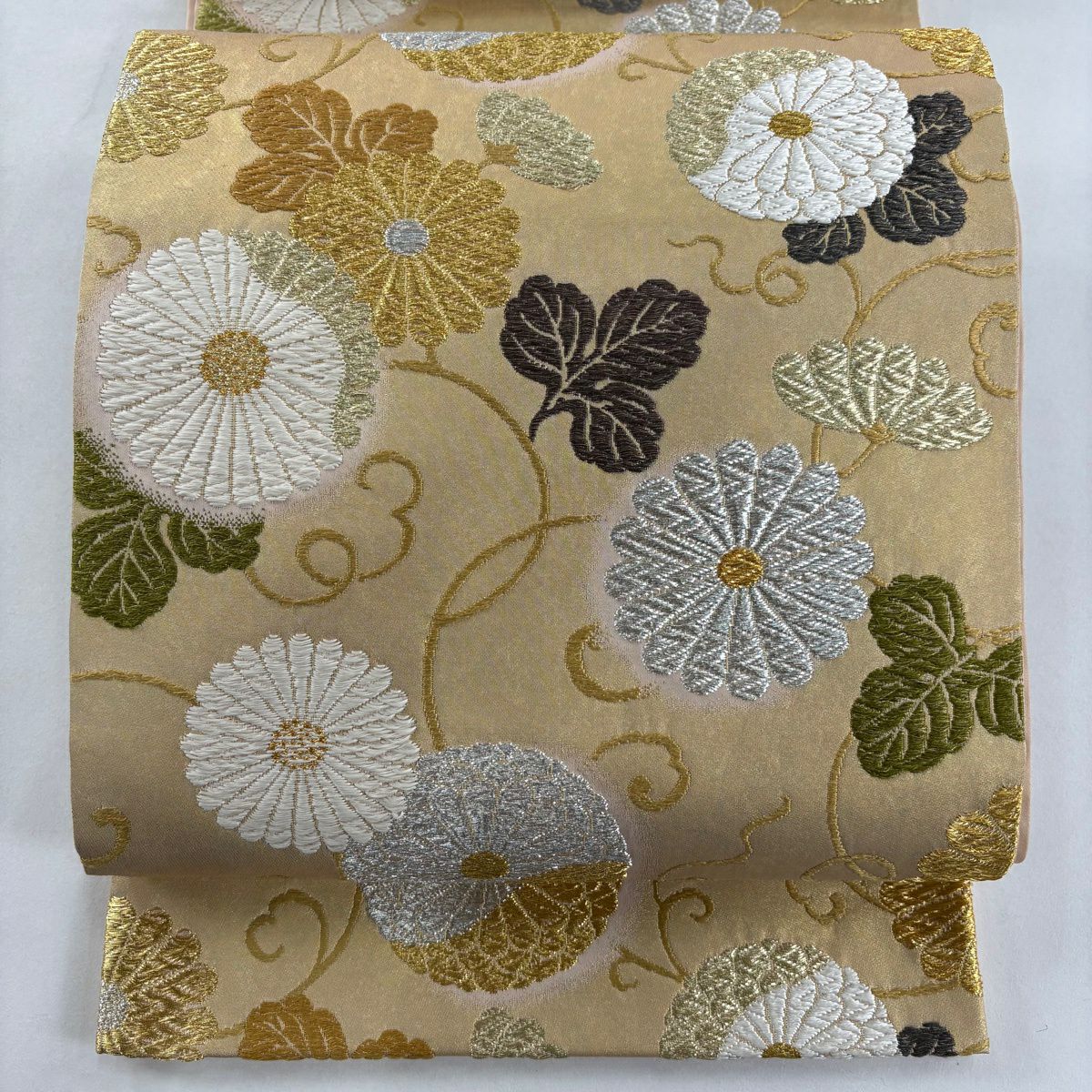 美品】 袋帯 秀品 菊唐草 箔 金銀糸 ベージュ 六通 正絹｜中古・古着