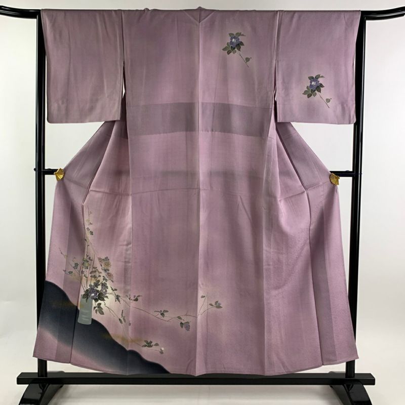 付下げ 身丈154.5cm 裄丈64.5cm M 袷 草花 花器 金銀彩 刺繍 薄紫 正絹 