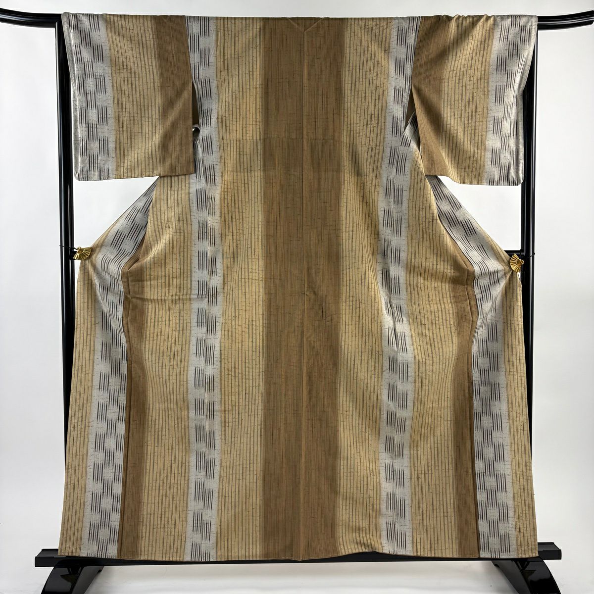 美品】 紬 身丈161cm 裄丈65cm M 袷 ぜんまい紬 落款あり 縦縞 幾何学