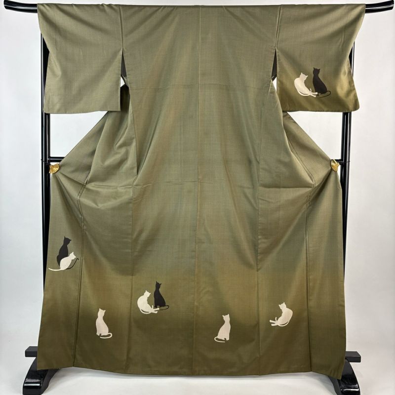 付下げ 身丈168cm 裄丈69cm L 袷 紬地 猫 茶緑色 正絹 逸品｜中古