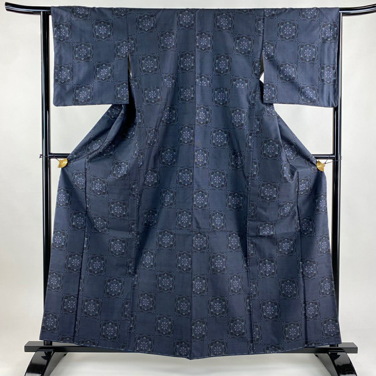 海外ブランド  斜め市松大島紬 からん::アンティーク着物 - 丈162cm（商品検索 着物・浴衣