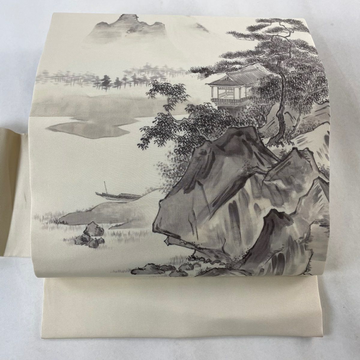 名古屋帯 逸品 塩瀬 ブーツ サンタクロース 金彩 クリーム 正絹 名古屋帯 逸品 塩瀬 ブーツ サンタクロース 金彩 クリーム 正絹