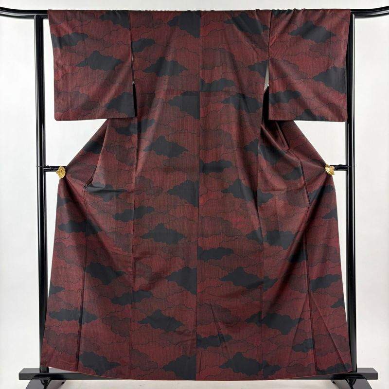 紬 身丈160.5cm 裄丈63.5cm S 袷 英 雲文 赤黒 化繊 秀品｜中古・古着