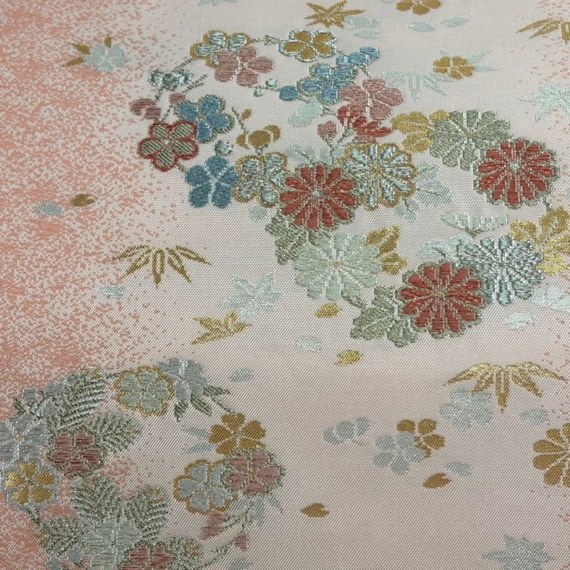 5k2349 名古屋帯　絹　剣片喰紋　刺繍　落款　ピンク　金色　銀色　緑　花柄 5k2349 名古屋帯 絹 剣片喰紋 刺繍 落款 ピンク 金色 銀色 緑 花柄