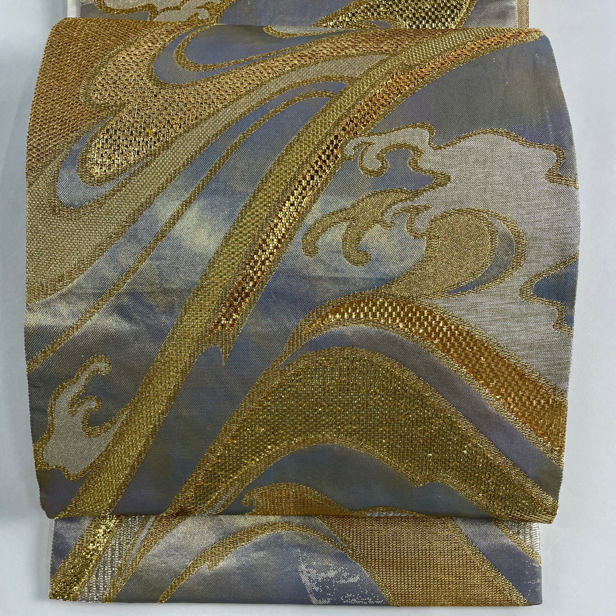 袋帯 秀品 波 幾何学模様 箔 金糸 えんじ色 六通 正絹|中古 袋帯 秀品 波 幾何学模様 箔 金糸 えんじ色 六通 正絹|中古