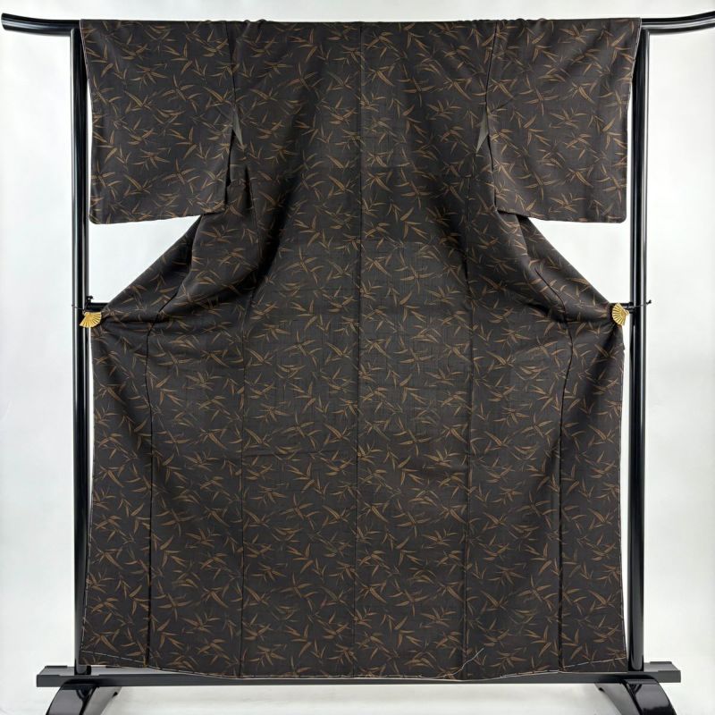 美品】 小紋 身丈161cm 裄丈65cm M 袷 赤城紬柿渋染 紬地 葉柄 黒 正絹