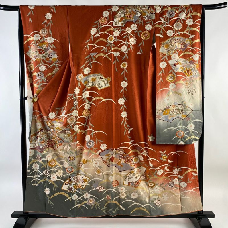 振袖 身丈158cm 裄丈65cm M 袷 御所車 草花 金彩 赤茶 正絹 秀品｜中古・古着・リサイクル着物通販｜バイセル オンライン