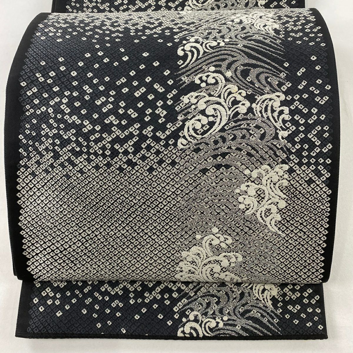 袋帯 名品 波 疋田柄 銀糸 黒灰 六通 正絹 |中古・古着