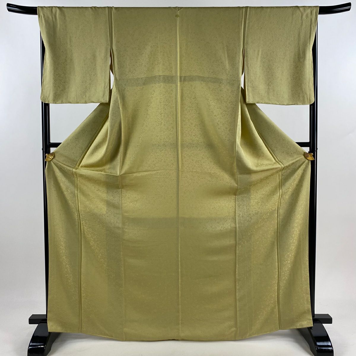 色無地 身丈170cm 裄丈67cm M 袷 地紋 抹茶色 正絹 秀品 一つ紋｜中古