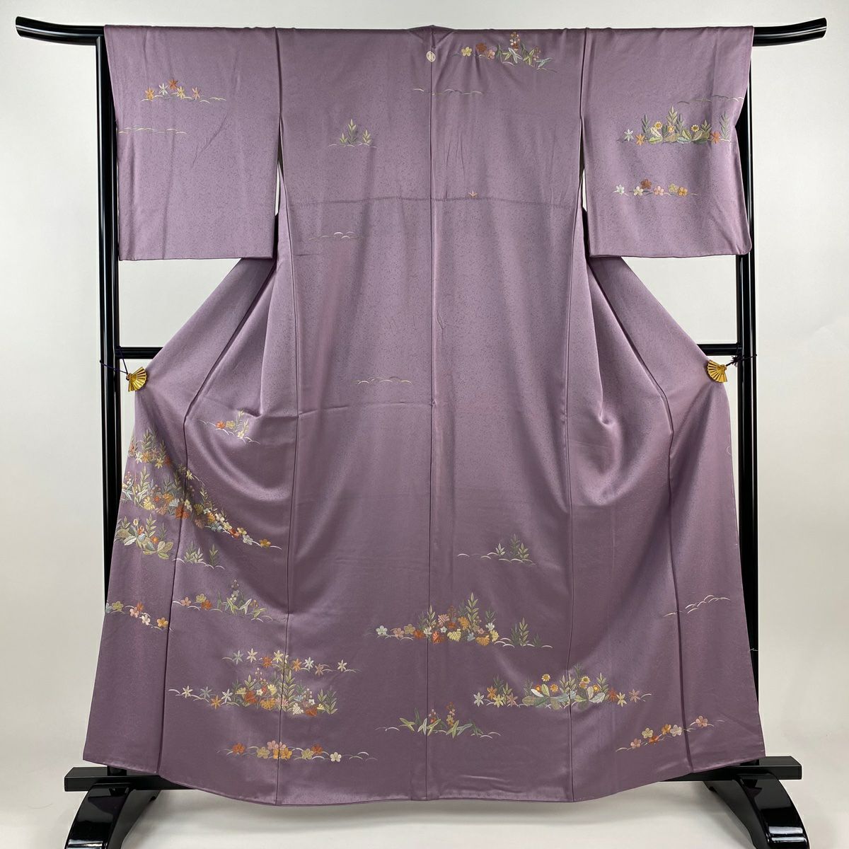 未使用品 訪問着 付け下げ 総絞り ブルー系 刺繍 枝花 身丈169.0cm正絹 4883］訪問着 総絞り 駒刺繍 枝花文 正絹 着物 袷 黒 - メルカリ
