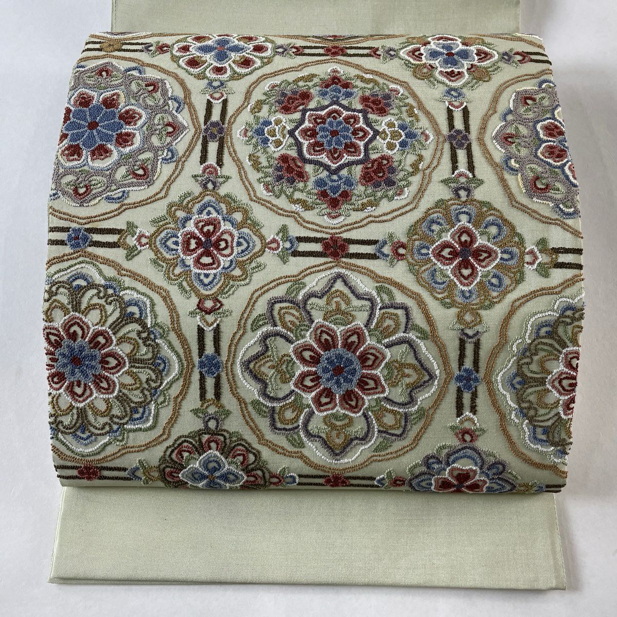 袋帯 逸品 華文 草花 相良刺繍 薄緑 六通 正絹|中古・古着