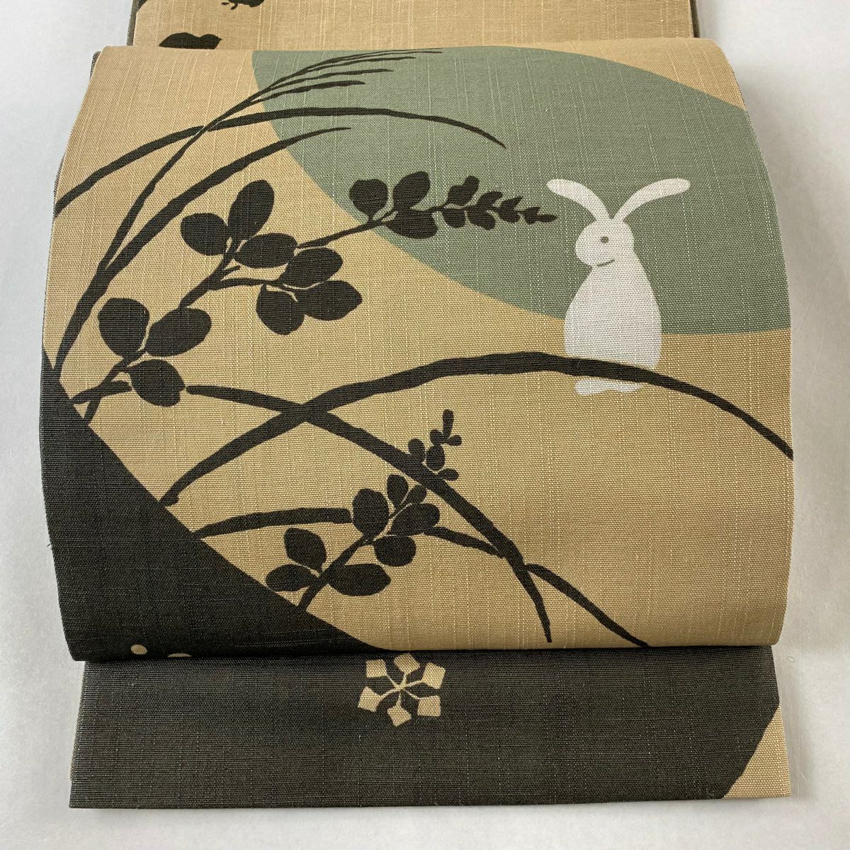 名古屋帯 美品 名品 夏帯 紬地 個性的 うさぎ 魚 墨色 正絹