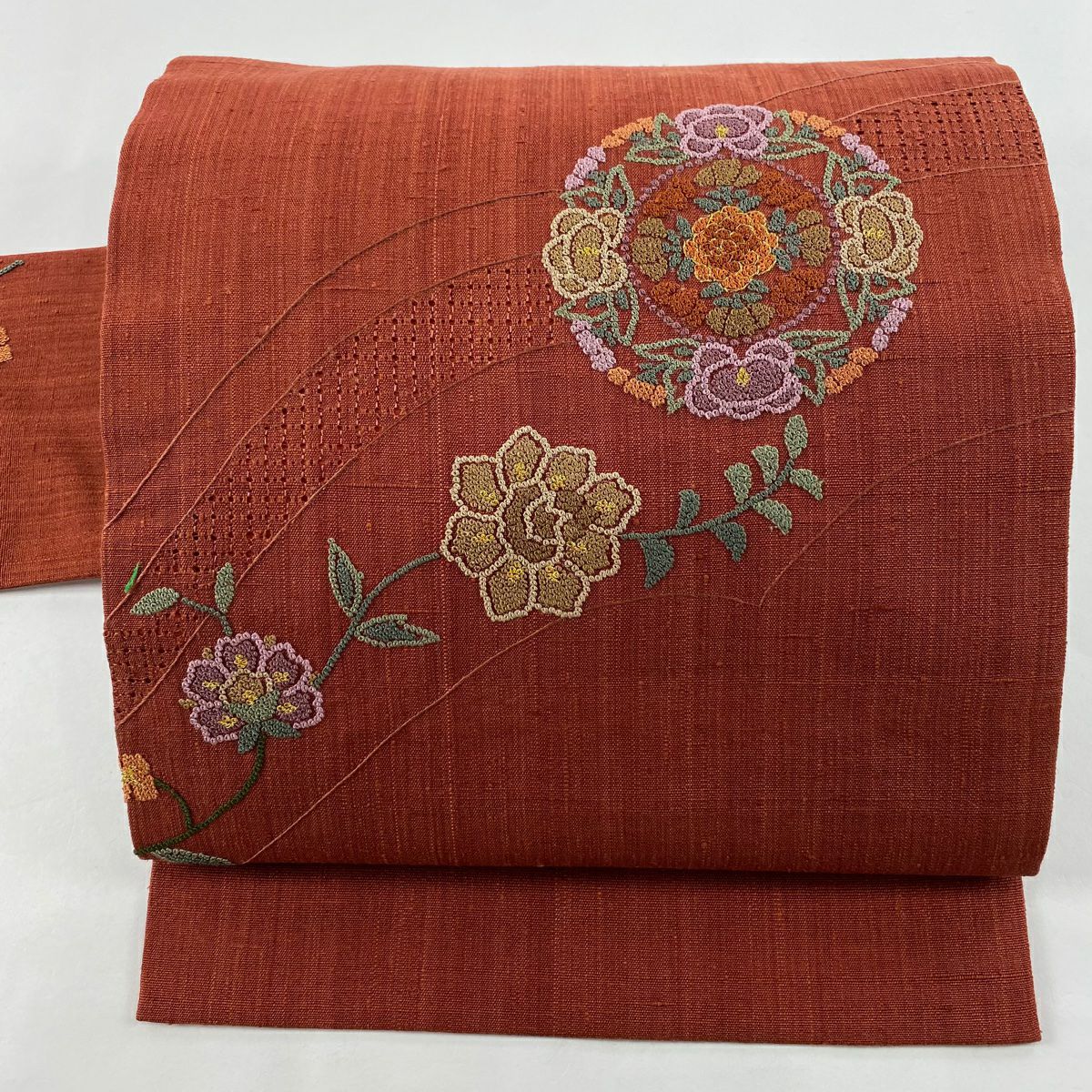 美品】 名古屋帯 秀品 紬地 鈴 相良刺繍 金糸 灰紫 正絹｜中古・古着