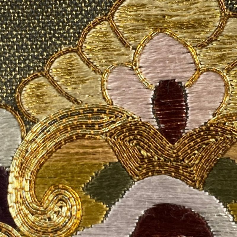刺繍 袋帯 お太鼓柄 金糸 正絹 楽天市場】袋帯 美品 逸品 華文 花唐草 相良刺繍 金糸 灰緑