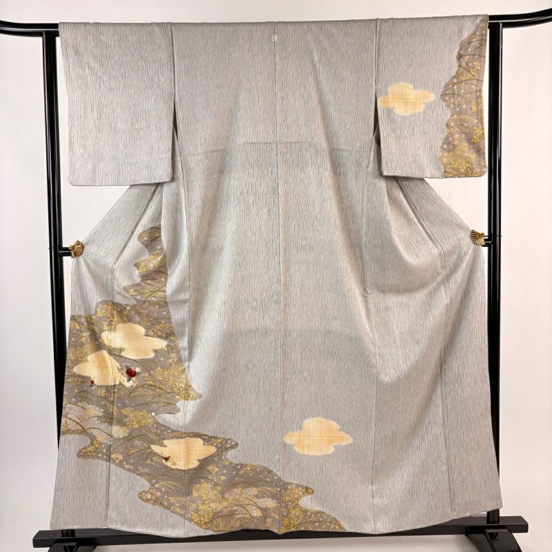 美品】 付下げ 身丈158cm 裄丈63cm S 袷 秋草 霞 刺繍 金彩 灰色 正絹