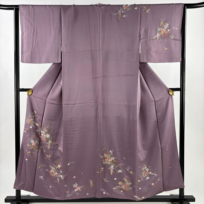 付下げ 身丈154.5cm 裄丈64cm M 袷 花車 草花 刺繍 紫 正絹 秀品｜中古