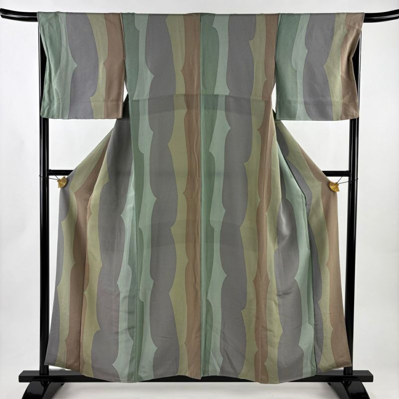 小紋 正絹 ちりめん グリーン系 縞 トールサイズ 身幅ゆったりめ 裄長め 美品 小紋 正絹 ちりめん グリーン系 縞 トールサイズ 身幅ゆったりめ 裄