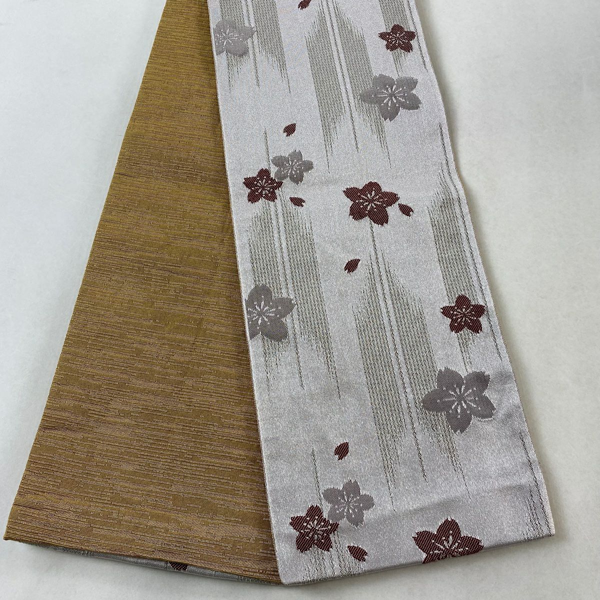 半幅帯 美品 優品 市松 知ろ 花びら 箔 灰紫 化繊 中古