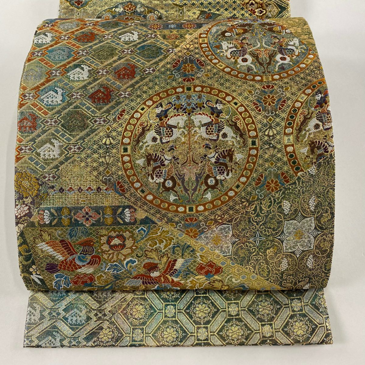 30%OFF 袋帯 美品 名品 狩猟文 唐草 金糸 箔 薄緑 お太鼓柄 正絹