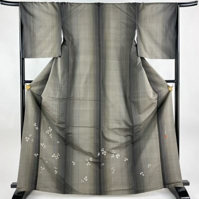 https://buysell.itembox.design/product/382/000002438230/000002438230-01-m.jpg