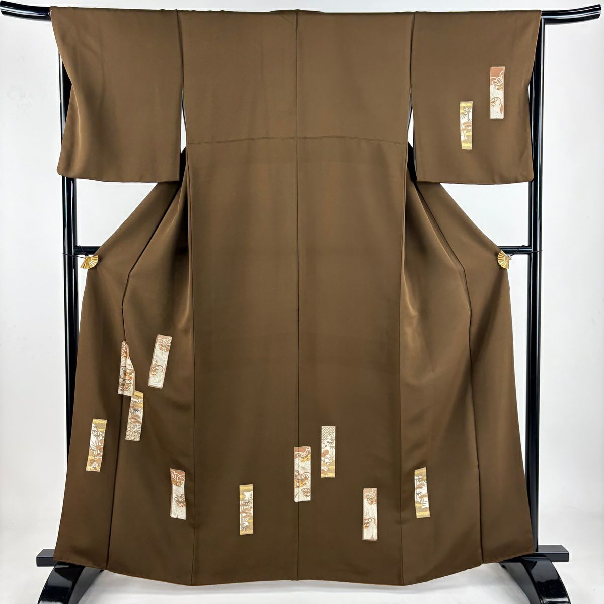 付下げ 身丈168cm 裄丈69cm L 袷 紬地 猫 茶緑色 正絹 逸品｜中古