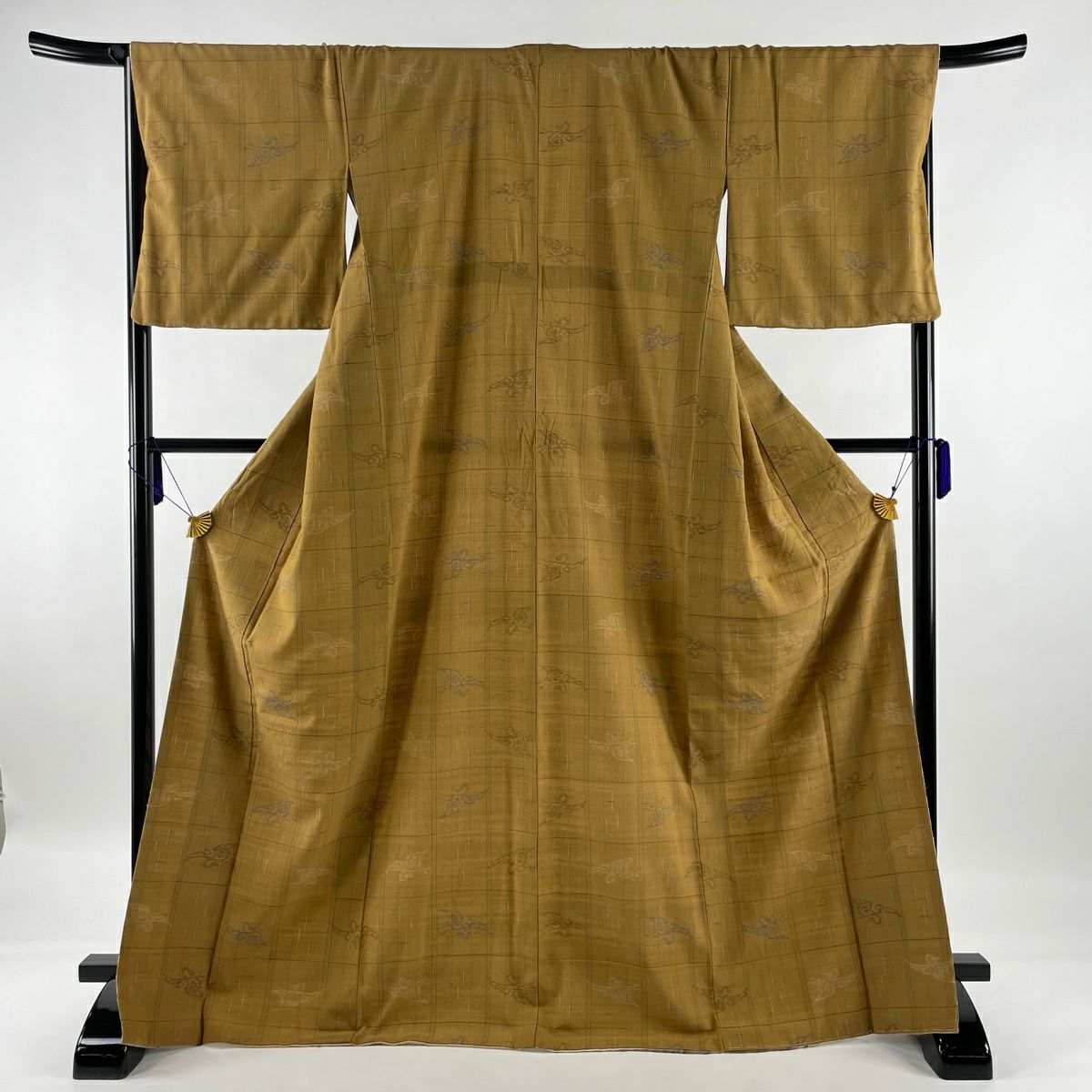 かみのある 結城紬 正絹 の通販 by バイセル ラクマ店｜ラクマ 美品 秀 ...