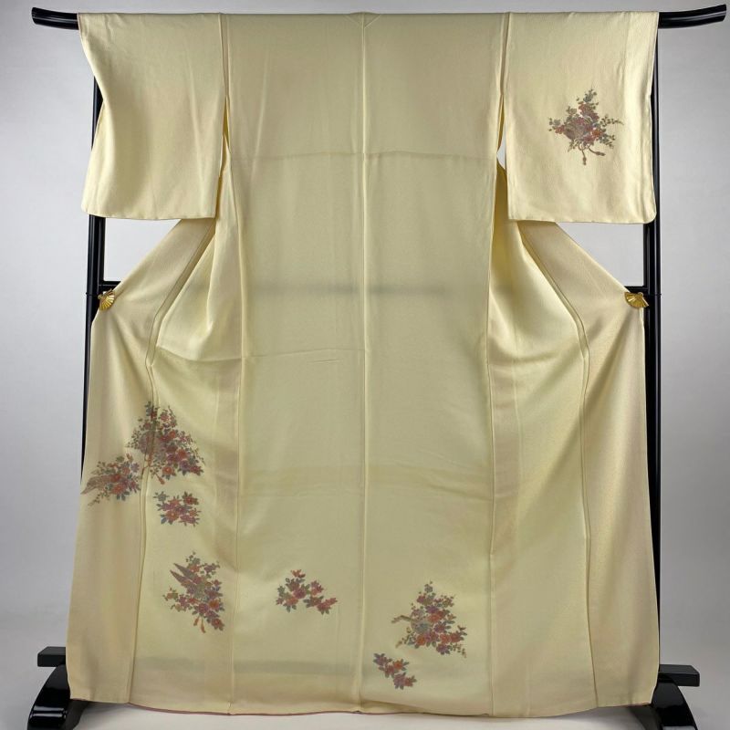 単衣　付下げ（秋草文）刺繍入　裄67 　背紋なし　 正絹美品 単衣 付下げ（秋草文）刺繍入 裄67 背紋なし 正絹美品