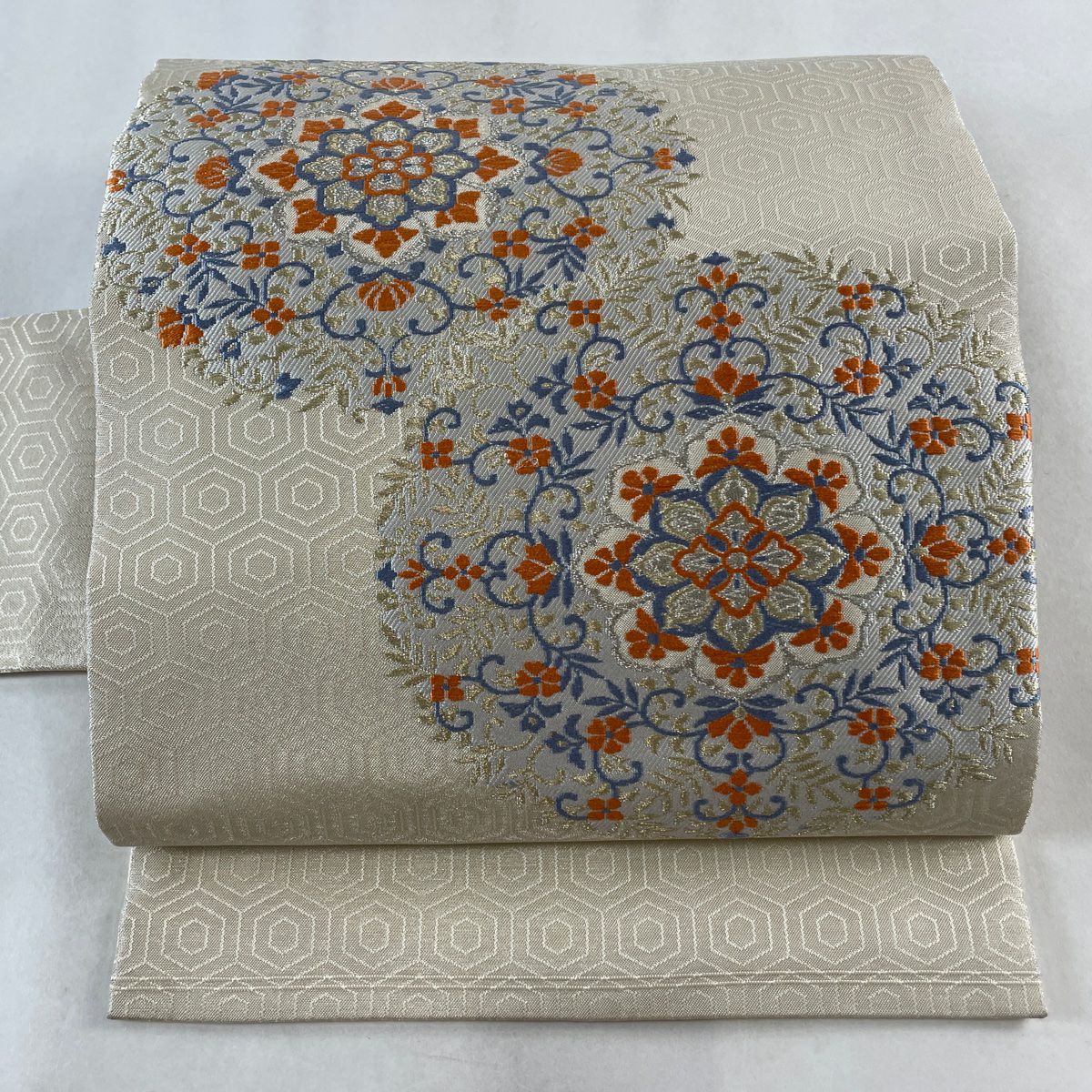 名古屋帯 美品 秀品 関西仕立て 草花 縞 箔 唐織 茶紫 正絹 名古屋帯 美品 秀品 関西仕立て 草花 縞 箔 唐織 茶紫 正絹