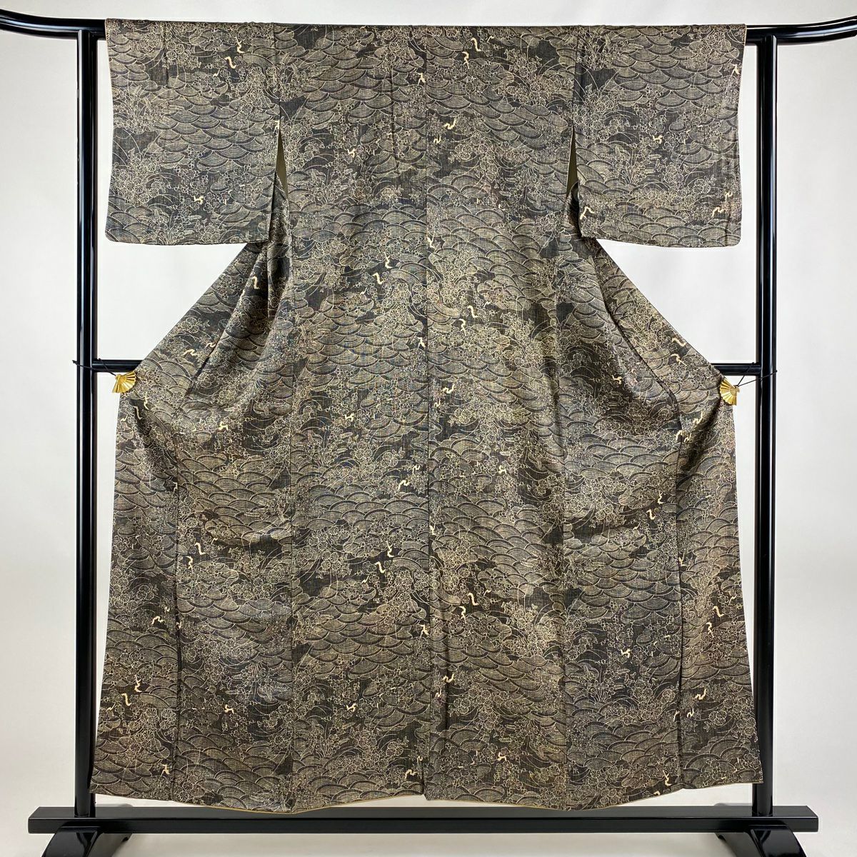 小紋 身丈155.5cm 裄丈62cm S 袷 草花 波 墨色 正絹 優品|中古