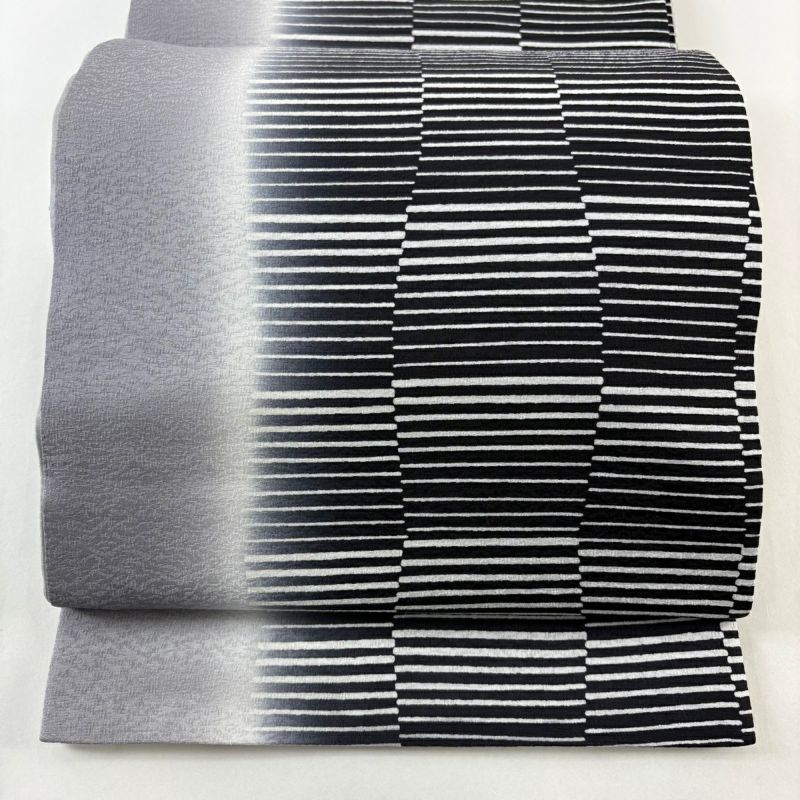 C 幾何学模様 黒 白色 シック 全通 正絹 洒落帯 カジュアルな袋帯 C 幾何学模様 黒 白色 シック 全通 正絹 洒落帯 カジュアルな袋帯