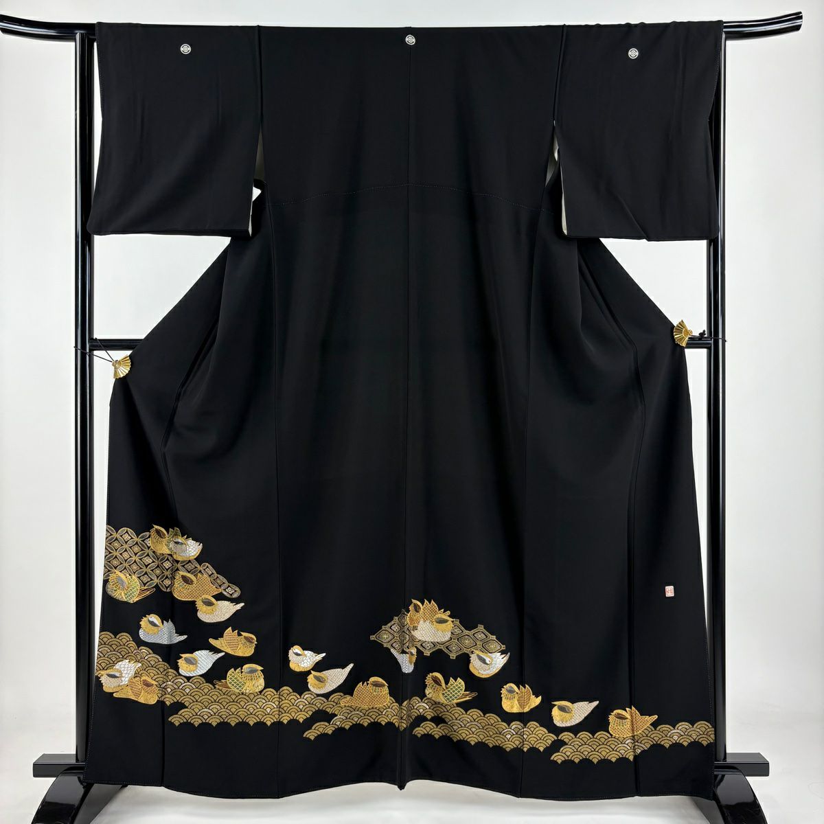 黒留袖 身丈161cm 裄丈64cm M 袷 落款 松竹梅 草花 黒 正絹 美品