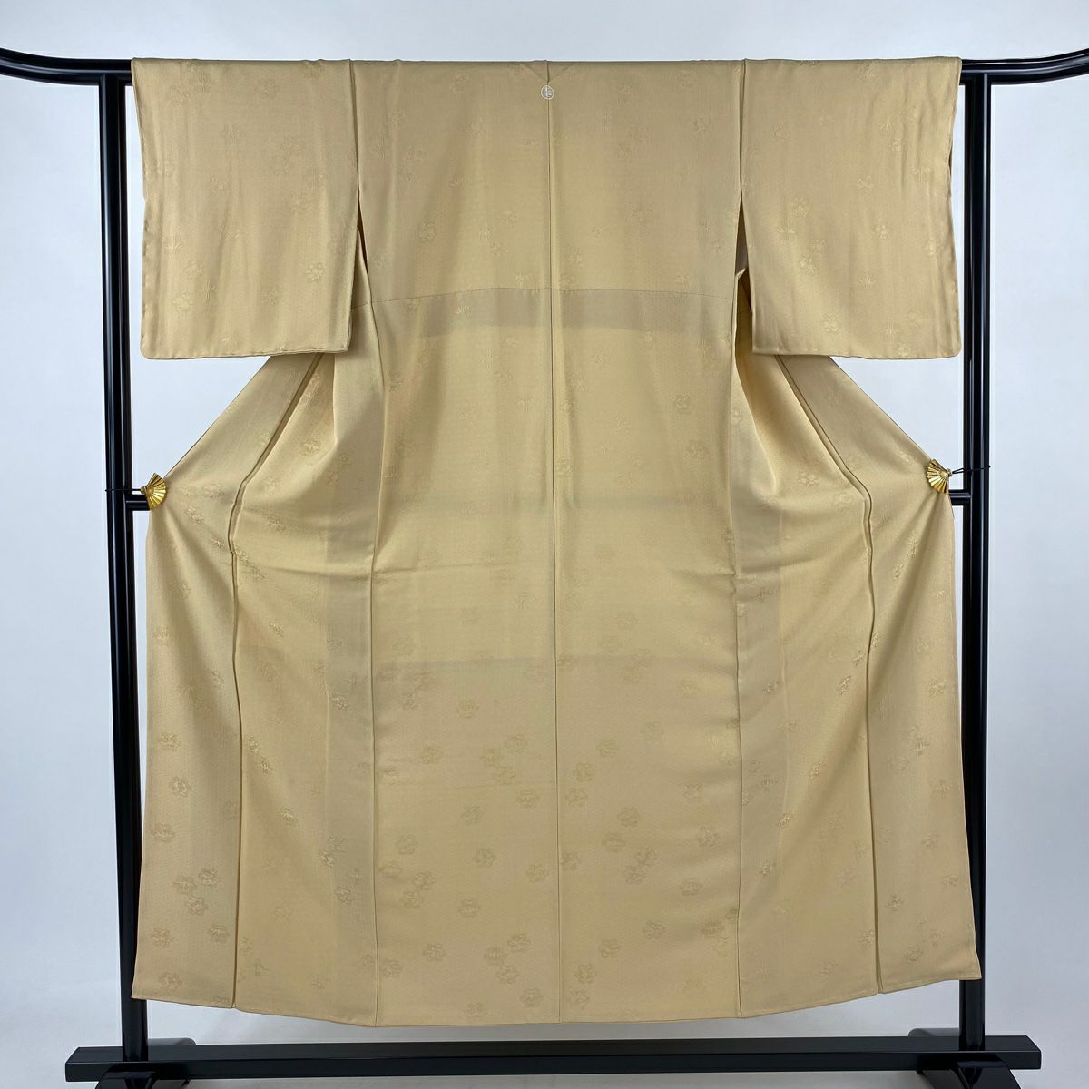 色無地 身丈155cm 裄丈64cm M 袷 地紋 薄茶色 正絹 秀品 一つ紋｜中古