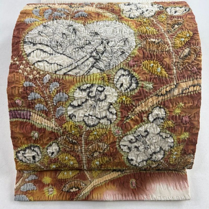 【名古屋帯】縮緬 作家物 草花模様 カジュアル　正絹　黄色系　９寸　アンティーク 正絹名古屋帯縮緬黒地菊花筏秋草手描き友禅金彩