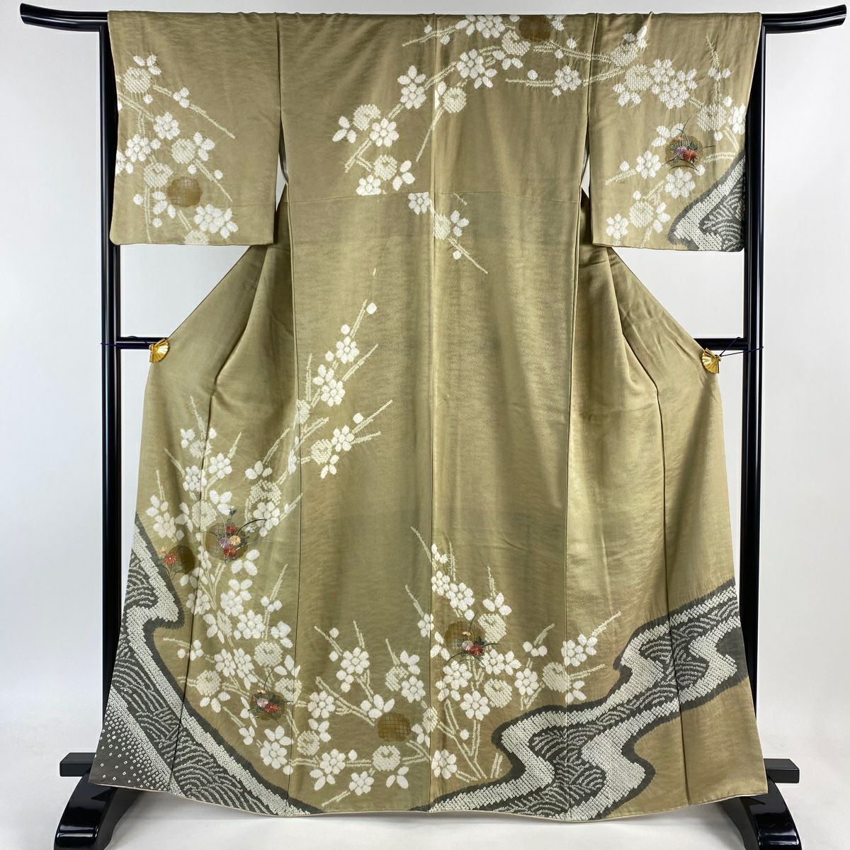 色留袖 身丈163.5cm 裄丈69.5cm L 袷 文箱 草花 刺繍 金糸 灰茶 正絹 秀品 一つ紋｜中古・古着・リサイクル着物通販｜バイセル  オンライン