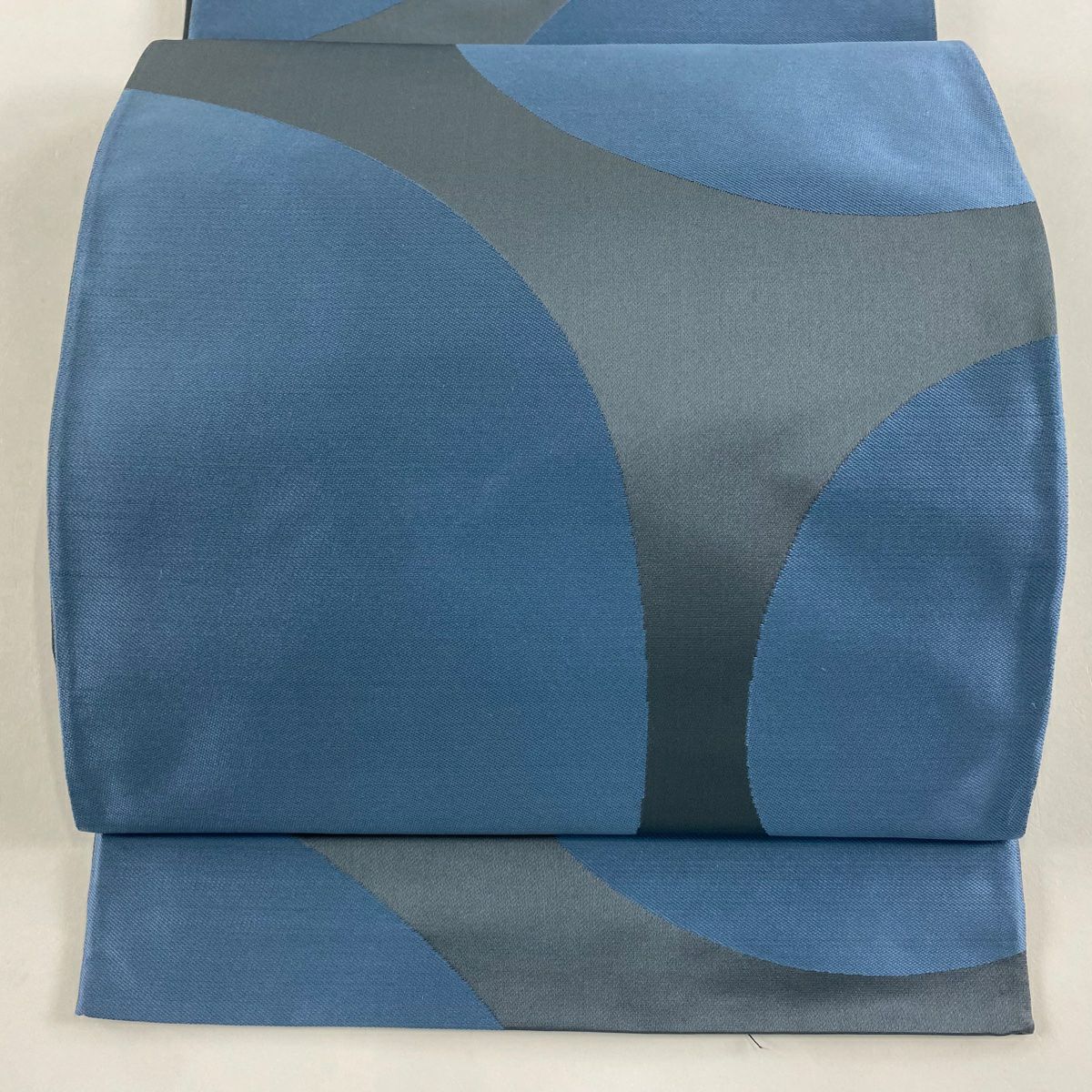 袋帯 美品 逸品 辻村ジュサブロー 落款あり 丸文 青灰色 六通