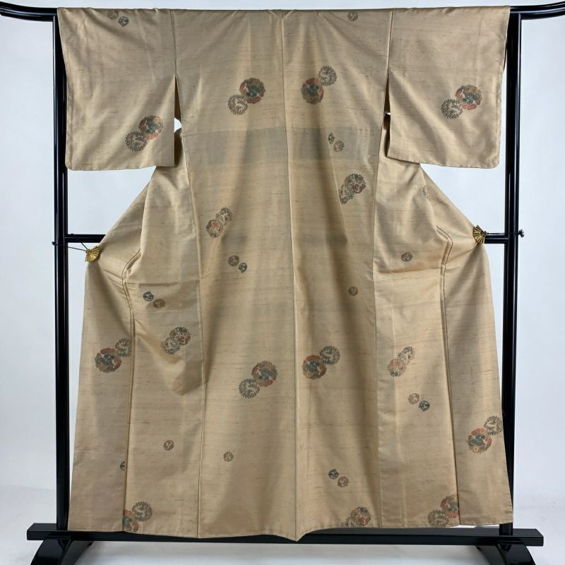 ≪超目玉★12月≫ 菱屋六右衛門 袷 M 裄丈64cm 身丈158cm 紬 落款あり 薄茶 花丸文 着物・浴衣