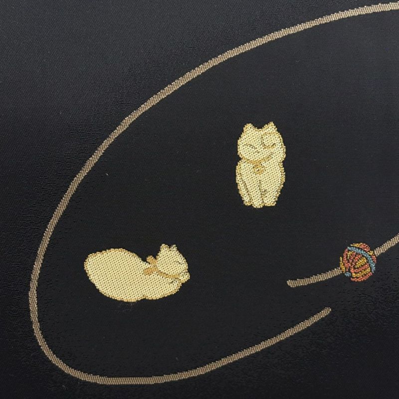 名古屋帯 優品 猫 鞠 黒 化繊｜中古・古着・リサイクル着物通販