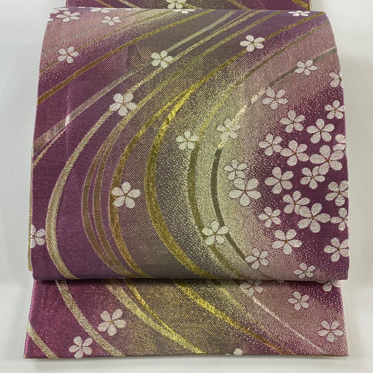 袋帯 逸品 桜 流水 刺繍 箔 銀色 六通 正絹 【中古】 袋帯 美品 名品 桜