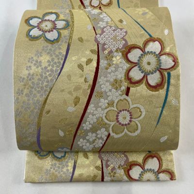 https://buysell.itembox.design/product/467/000002546760/000002546760-01-m.jpg