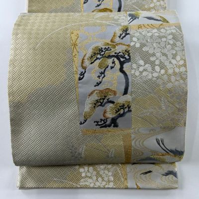https://buysell.itembox.design/product/484/000002548423/000002548423-01-m.jpg