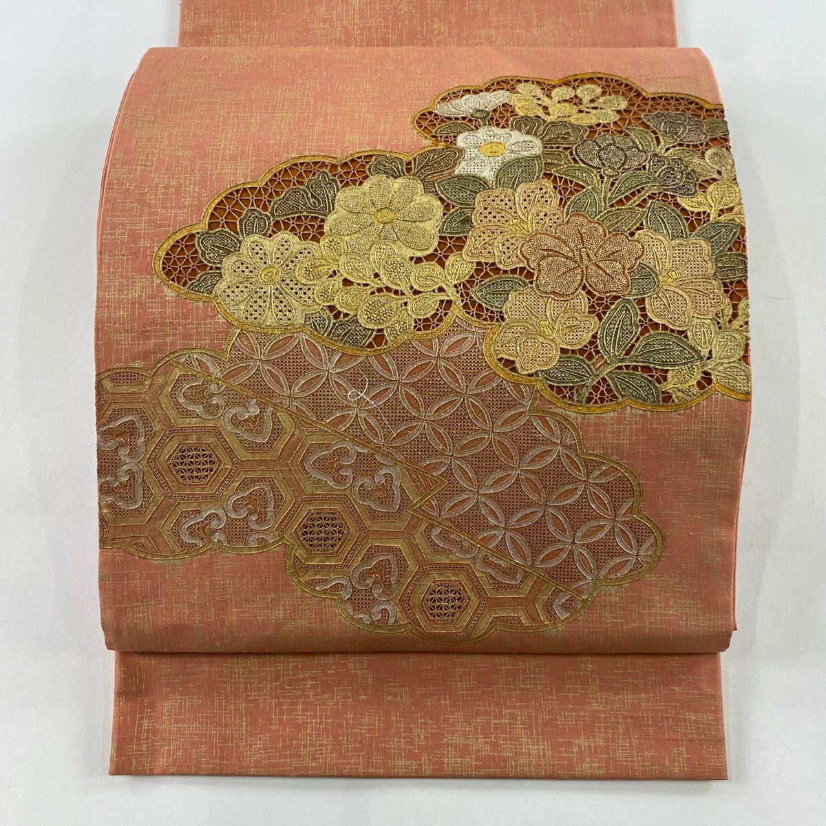 袋帯 秀品 紬地 雲文 草花 刺繍 金銀彩 ピンク お太鼓柄 正絹 ｜中古
